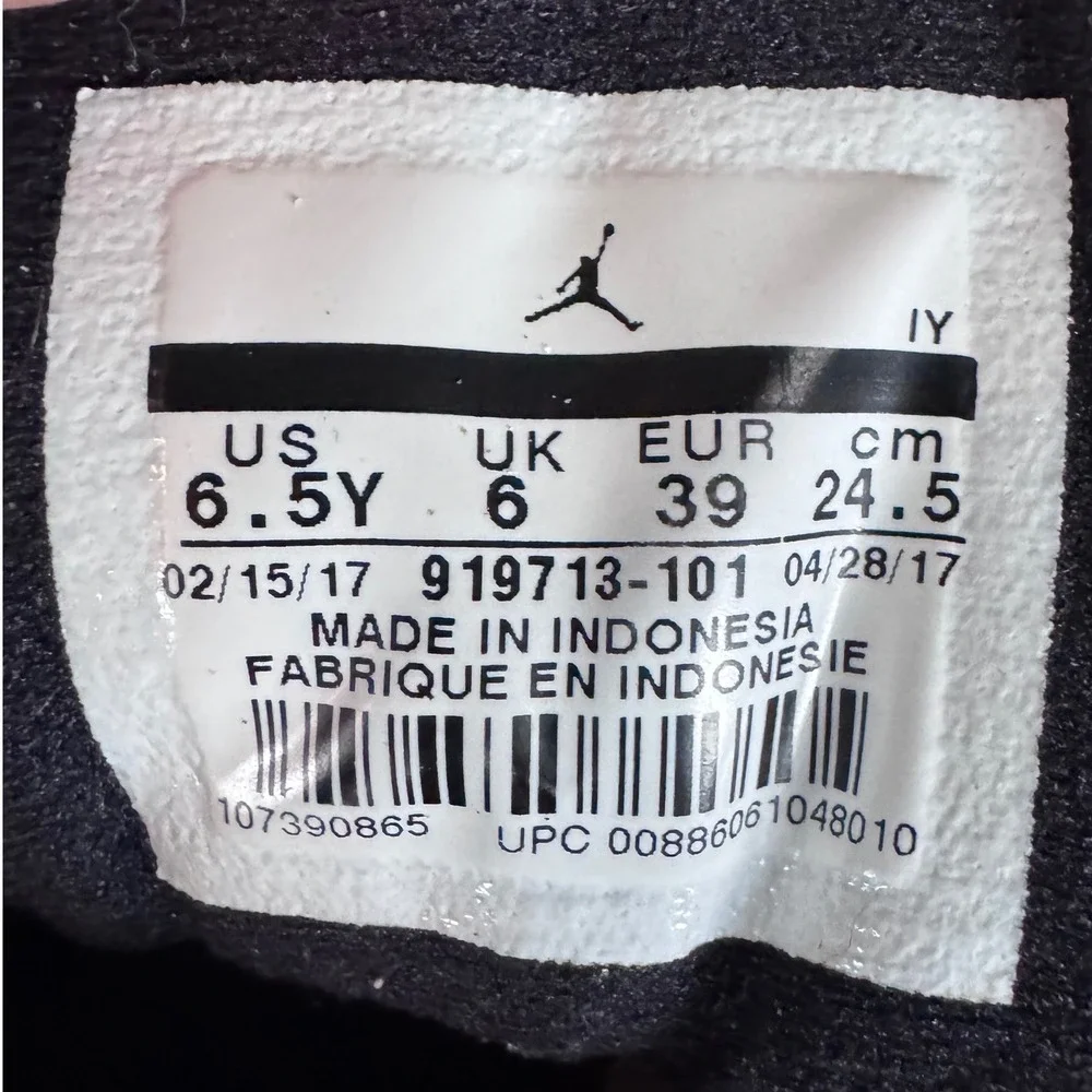 Jordan 11 Retro Low IE Fire Red White Black 919713-101 Boys 6.5Y Sneakers Youth